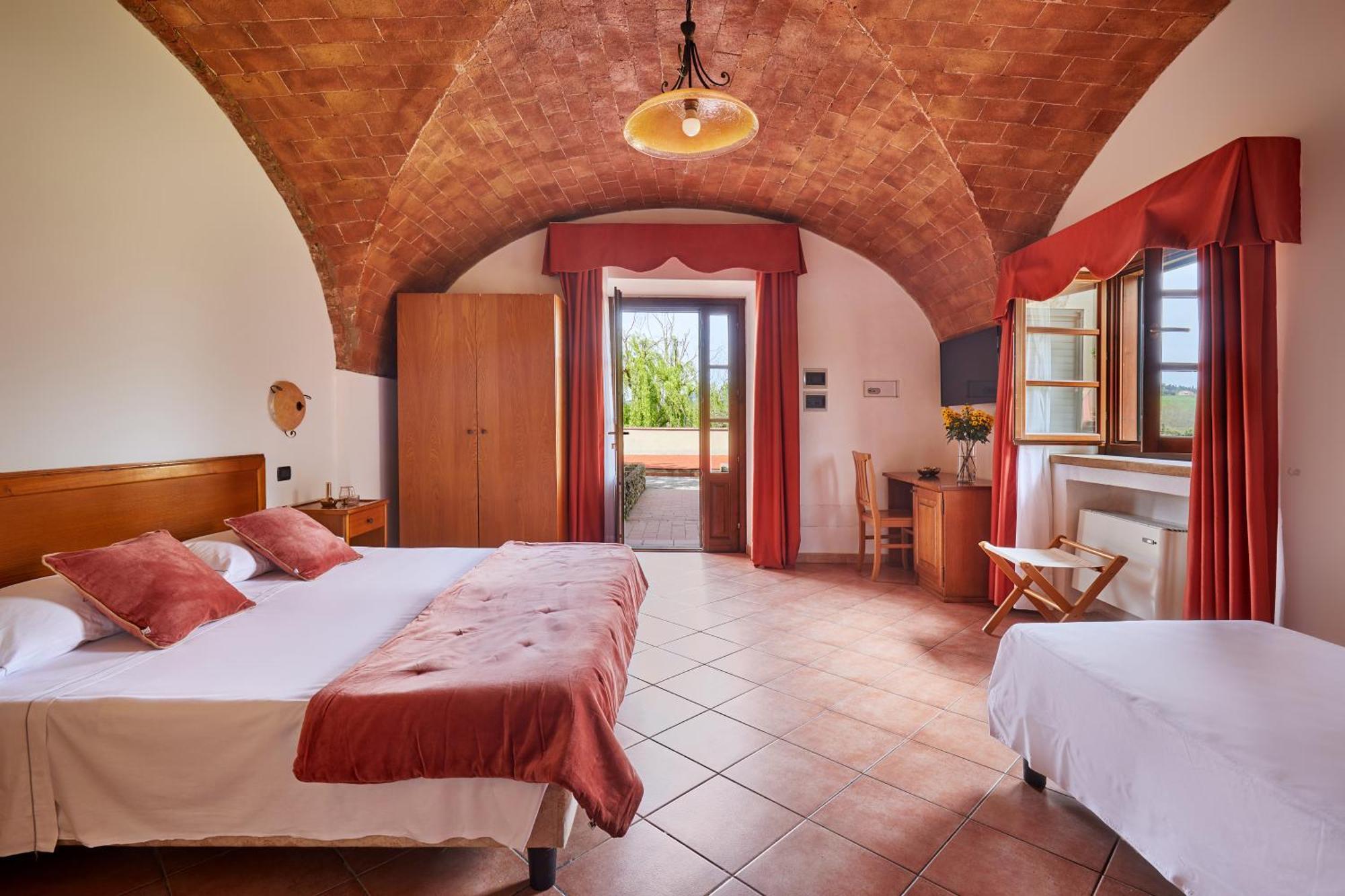Fattoria Belvedere Hotel 4*